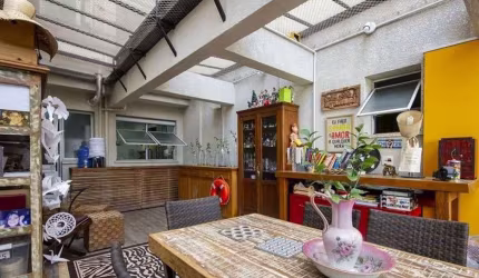 Apartamento à venda com 4 quartos e 3 vagas em Alto de Pinheiros-SP