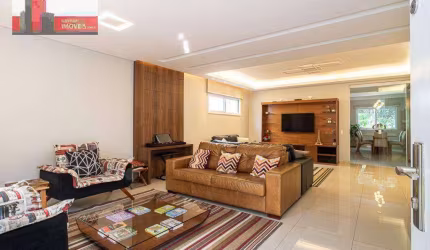 Casa em condomínio com 4 quartos, 257m², 4 vagas, R. Padre Bento Ibáñez, 447 - Jardim Prudência.