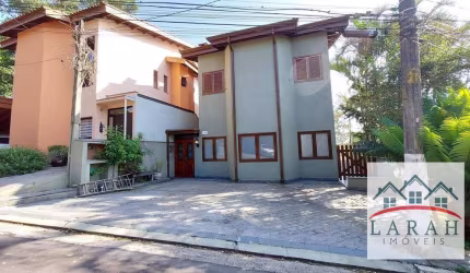 Casa com 3 dormitórios para alugar, 171 m² por R$ 6.800,00/mês - Petit Village - Cotia/SP