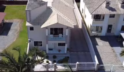 Casa muito espaçosa no Alto Aririú – Palhoça