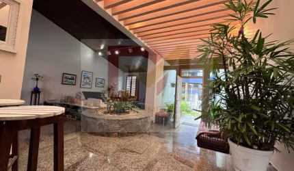 Casa Para Vender com 4 quartos 2 suítes no bairro 13 de Julho em Aracaju