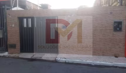 Casa Para Vender com 3 quartos no bairro Jabotiana em Aracaju