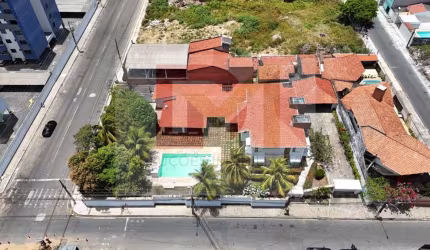 Casa Para Vender com 4 suítes no bairro Coroa do Meio em Aracaju