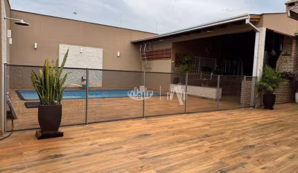 Casa à venda, 400 m² por R$ 1.385.000,00 - Jardim Shangri-la A - Londrina/PR