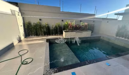 Casa com 3 quartos à venda, 180 m² por R$ 1.650.000 - Parque Taua Araçari - Londrina/PR