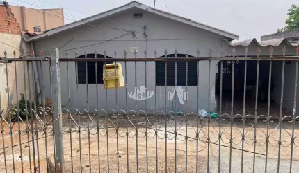 Casa com 3 quartos  à venda, 104 m² por R$ 168.000 - Conjunto Habitacional Maria Cecília Serrano de Oliveira - Londrina/PR