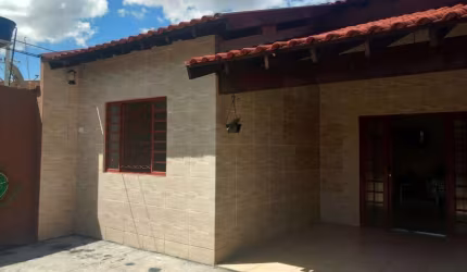 Casa com 4 quartos para alugar, 100 m² por R$ 2.500/mês - Ouro Branco - Londrina/PR