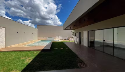 Casa com 3 quartos para alugar, 300 m² por R$ 11.200/mês - Tucano - Zona Sul de Londrina/PR