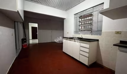 Casa com 3 quartos para alugar, 115 m² por R$ 1.700/mês - Vila Brasil - Centro de Londrina/PR