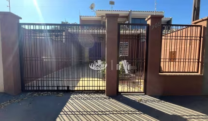 Casa com 3 quartos para alugar, 120 m² por R$ 2.600/mês - Jardim Acapulco - Zona Sul de Londrina/PR