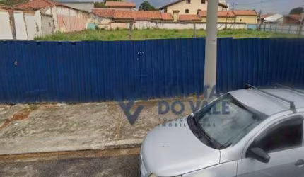 Bela area plana,  de esquina, frente para 2 Ruas