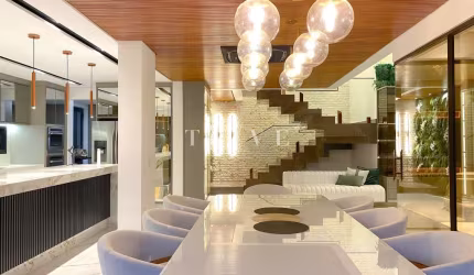 Sobrado de luxo à venda, 3 suítes no cond. Alphaville II, piscina, planejado e decorado com uma arq