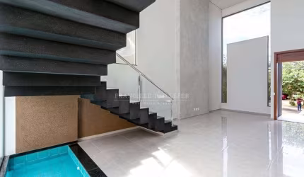 Sobrado 292m²/03 suítes/ 4 vagas no COND. ROYAL FOREST - Londrina Pr
