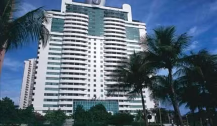 Flat com 2 quartos à venda na Avenida Gastão Senges, Barra da Tijuca, Rio de Janeiro, 65 m2 por R$ 678.900