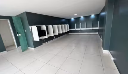 Sala comercial à venda na Estrada dos Bandeirantes, Curicica, Rio de Janeiro, 42 m2 por R$ 1.400