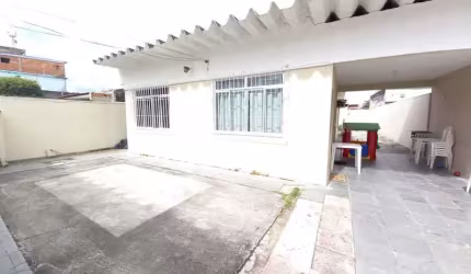 Casa com 3 quartos à venda na Rua Ícaro, Curicica, Rio de Janeiro, 360 m2 por R$ 636.000