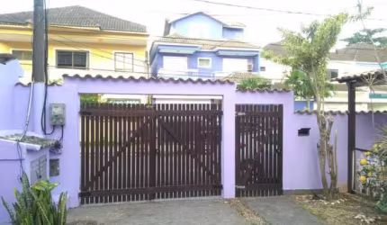 Casa em condomínio fechado com 3 quartos à venda na Estrada dos Bandeirantes, Vargem Pequena, Rio de Janeiro, 199 m2 por R$ 585.000