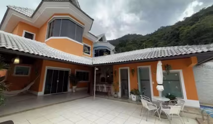Casa em condomínio fechado com 4 quartos à venda na Estrada dos Bandeirantes, Camorim, Rio de Janeiro, 26172 m2 por R$ 890.000
