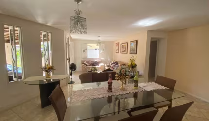 Villa Tropical, 268m², 3 Quartos, Varanda, 2 Vagas
