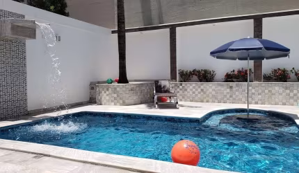 Casa com 4 quartos à venda no Gávea, Uberlândia  por R$ 2.350.000