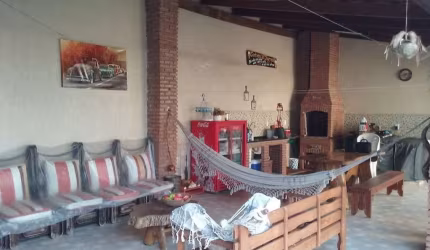 Casa com 2 quartos à venda no Jardim Holanda, Uberlândia  por R$ 440.000