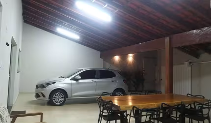 Casa com 2 quartos à venda no Pacaembu, Uberlândia  por R$ 540.000