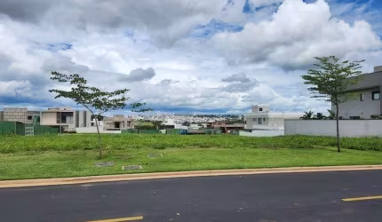 Terreno em condomínio fechado à venda no Granja Marileusa, Uberlândia  por R$ 840.000