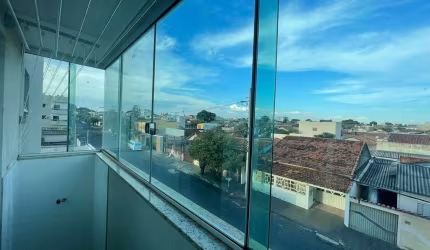 Apartamento com 2 quartos à venda no Conjunto Segismundo Pereira, Uberlândia  por R$ 220.000