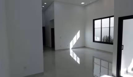 Casa em condomínio fechado com 3 quartos à venda no Jardim Holanda, Uberlândia  por R$ 820.000