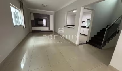 Casa com 4 quartos à venda no Jardim Patrícia, Uberlândia  por R$ 850.000