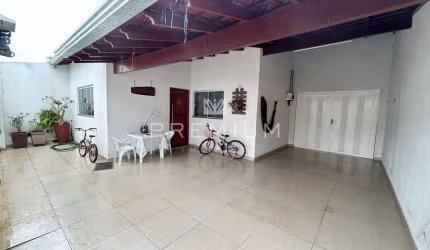 Casa com 3 quartos à venda no Jardim Brasília, Uberlândia  por R$ 450.000
