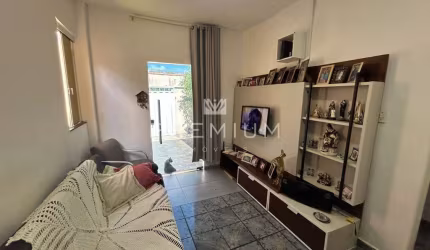 Casa com 4 quartos à venda no Pacaembu, Uberlândia  por R$ 630.000