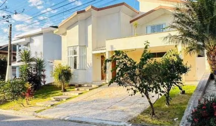 Casa com 3 dormitórios para alugar, 270 m² por R$ 7.651/mês - Villa Branca - Jacareí/SP
