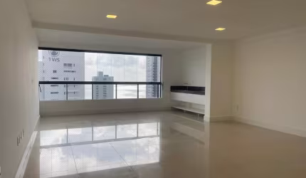 OPORTUNIDADE!!! Apartamento a venda com 4 quartos em Altiplano.