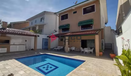 Casa 4 quartos, 360m² por R$ 2.100.000,00 - Jardim Esplanada