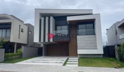Casa à venda no Condomínio Alphaville com 4 suítes!