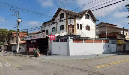Vende-se Sobrado com Edícula e ponto comercial