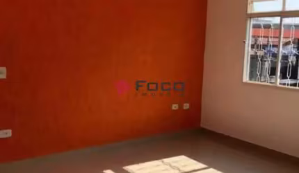 Casa  /  Bosque dos Ipês   / 03 Dormitórios / 01 Suíte / 175M²TE / 155M²AC / São José dos Campos