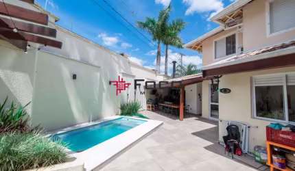 Casa com 3 dormitórios à Venda em Villagio no Urbanova - R$ 1.300.000,00