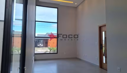 Casa / Condominio Malibu /  03 Dormitórios /  04 Vagas / 130m²AC / 250m²TE - Caçapava - SP