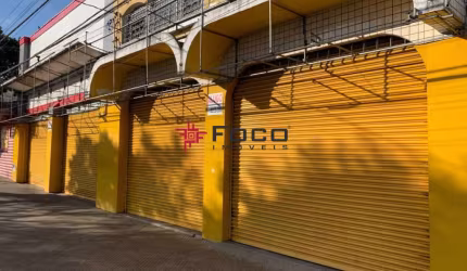 Ponto Comercial, com 300 metros de salão plano, mezanino 80 metros,2 banheiros