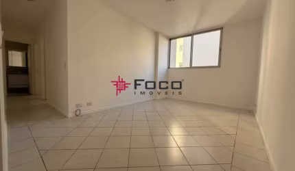Apartamento / Edifício Apolo / 2 Dormitórios / 1 suíte / 1 vaga / 70m² / São José dos Campos