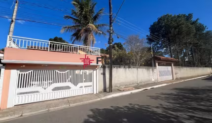 MP - Chácara / 03 dormitórios sendo 2 suítes / Bairro do Bom Retiro / 2.870 m² de terreno / 120 m² de área construída / São José dos Campos