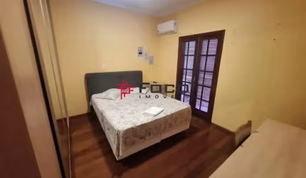 Casa sobrado/Villa Branca/ 03 Dormitórios sendo 01 suíte/250m²/ Jacareí