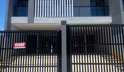 Lindo sobrado, 3 quartos (1 suite), 1 vaga, 105m2, área de fundos, no Saguaçu