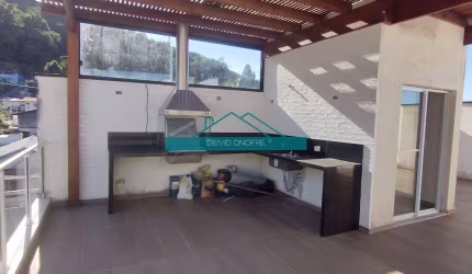 Tríplex mobiliado para locação definitiva no centro de Caraguatatuba