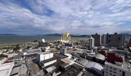 Apartamento à venda, no Bairro Campinas, São José-SC, com 3 quartos, sendo 1 suíte, com 2 vagas