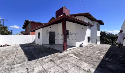 Casa para Venda em Lauro de Freitas, Vilas Do Atlântico, 4 dormitórios, 2 suítes, 6 banheiros