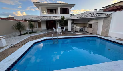 Casa para Venda em Lauro de Freitas, Vilas Do Atlântico, 4 dormitórios, 3 suítes, 5 banheiros, 4 vagas