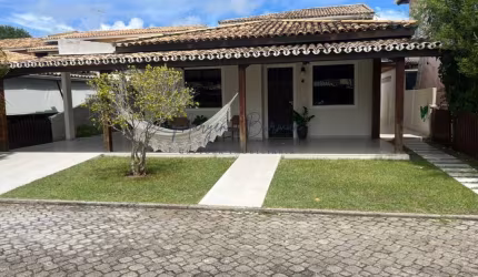 Casa em Condomínio para Venda em Lauro de Freitas, Buraquinho, 3 dormitórios, 1 suíte, 4 banheiros, 2 vagas
